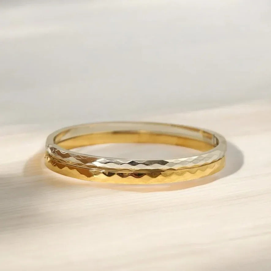 Riki Dimpled Hinged Bangle Bracelet | Waterproof 18k Gold