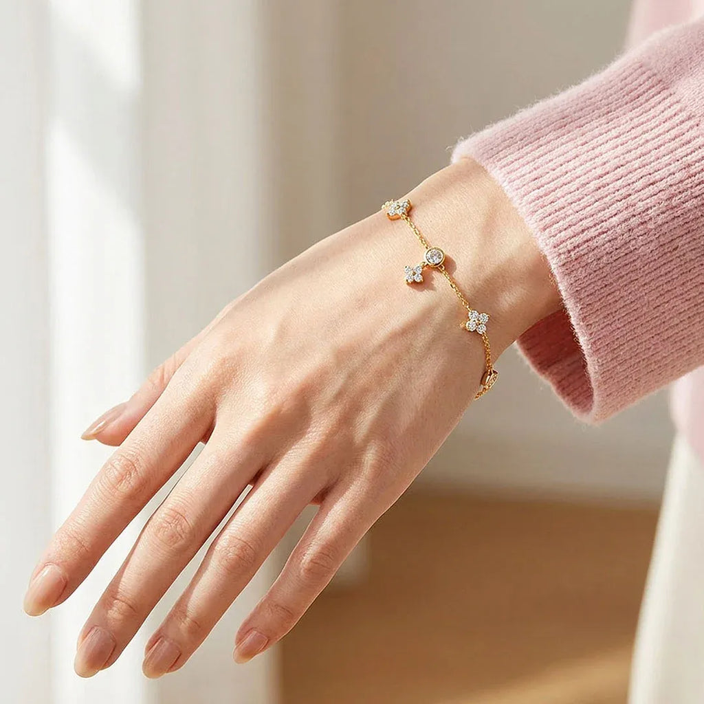 Evora Clover Charm Station Bracelet | Waterproof 18k Gold