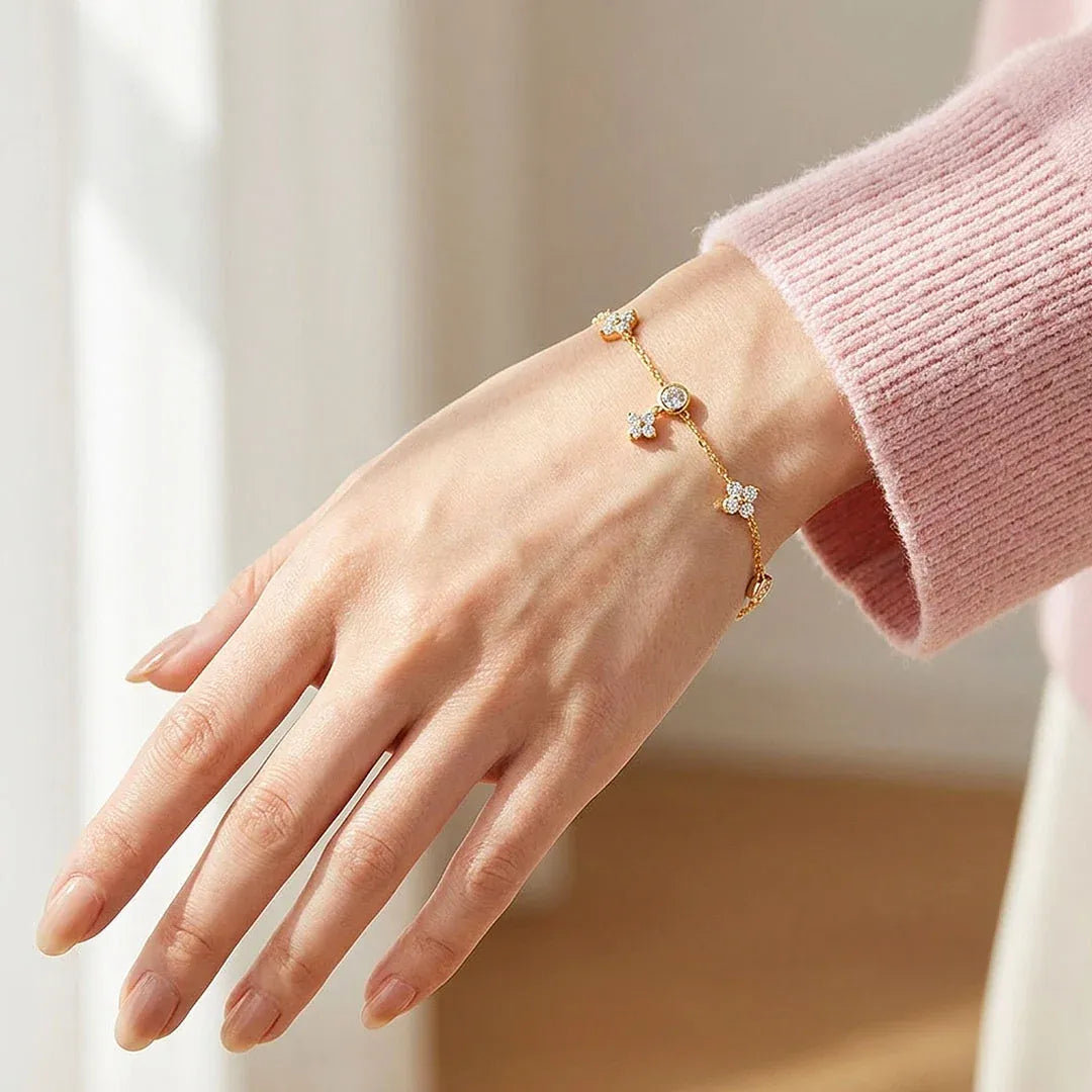 Evora Clover Charm Station Bracelet | Waterproof 18k Gold