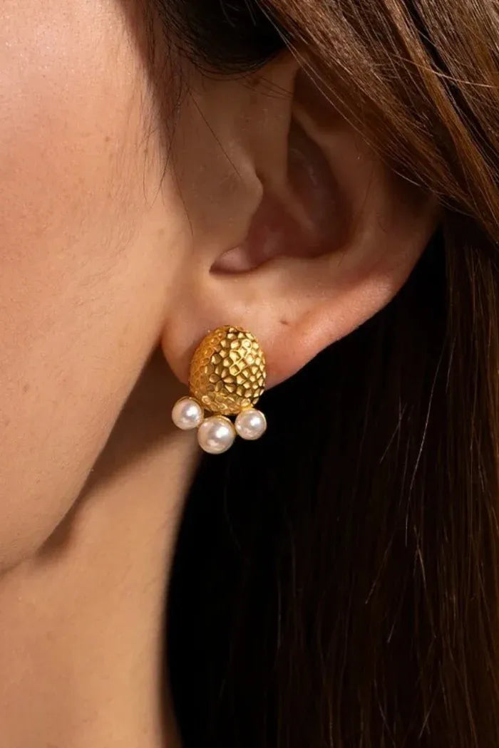 Amelia Pearl Cluster Stud Earrings | Waterproof 18k Gold