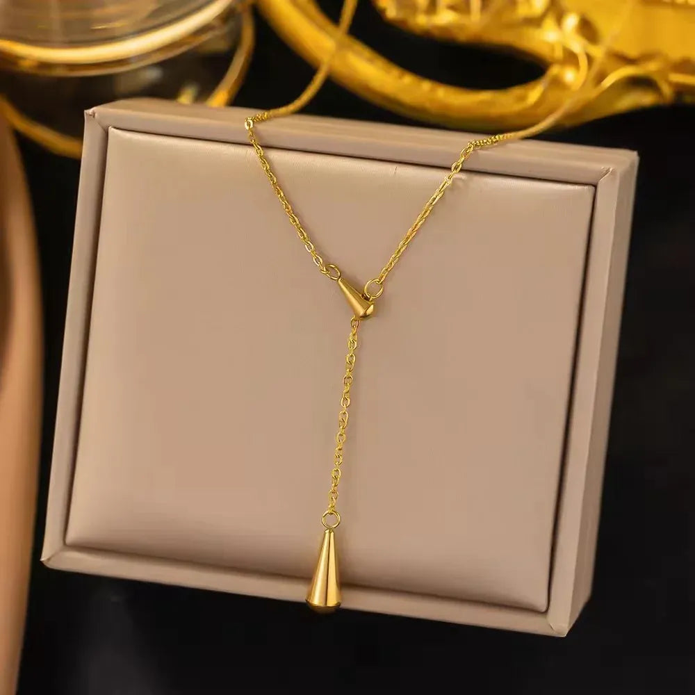 Bria Lariat Teardrop Necklace | Waterproof 18k Gold