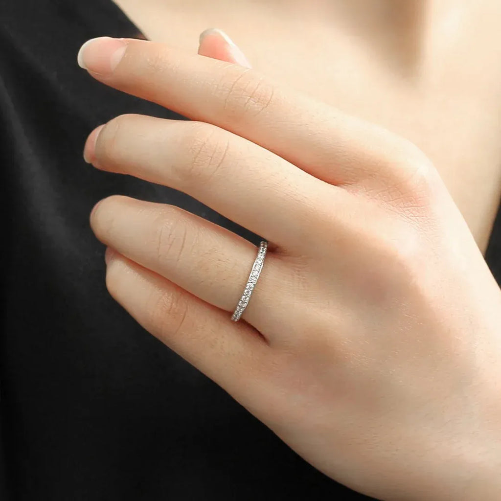 Riana Channel Pavé 2MM Band Ring | Waterproof Silver