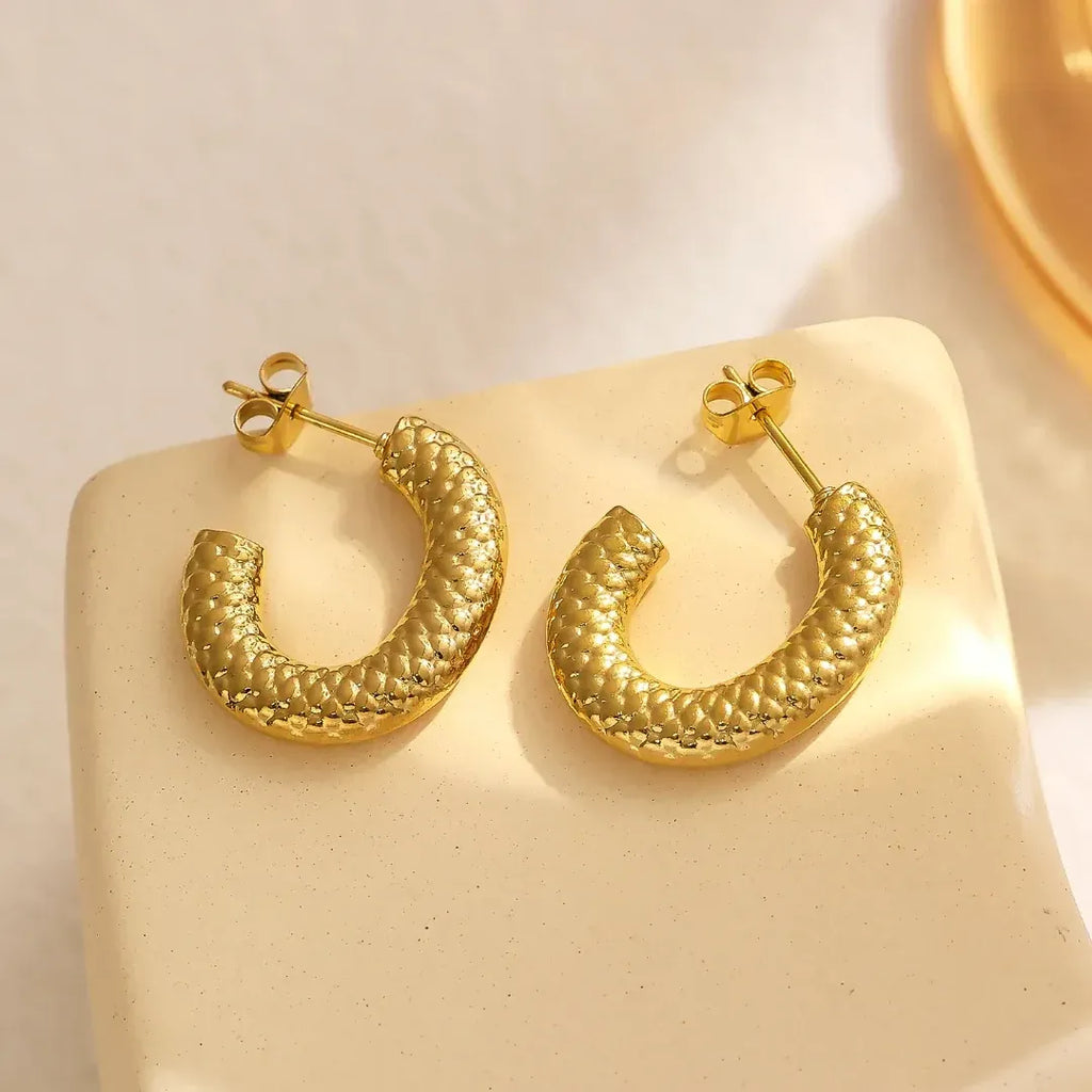 Ariana Textured Hoop Earrings | Waterproof 18k Gold