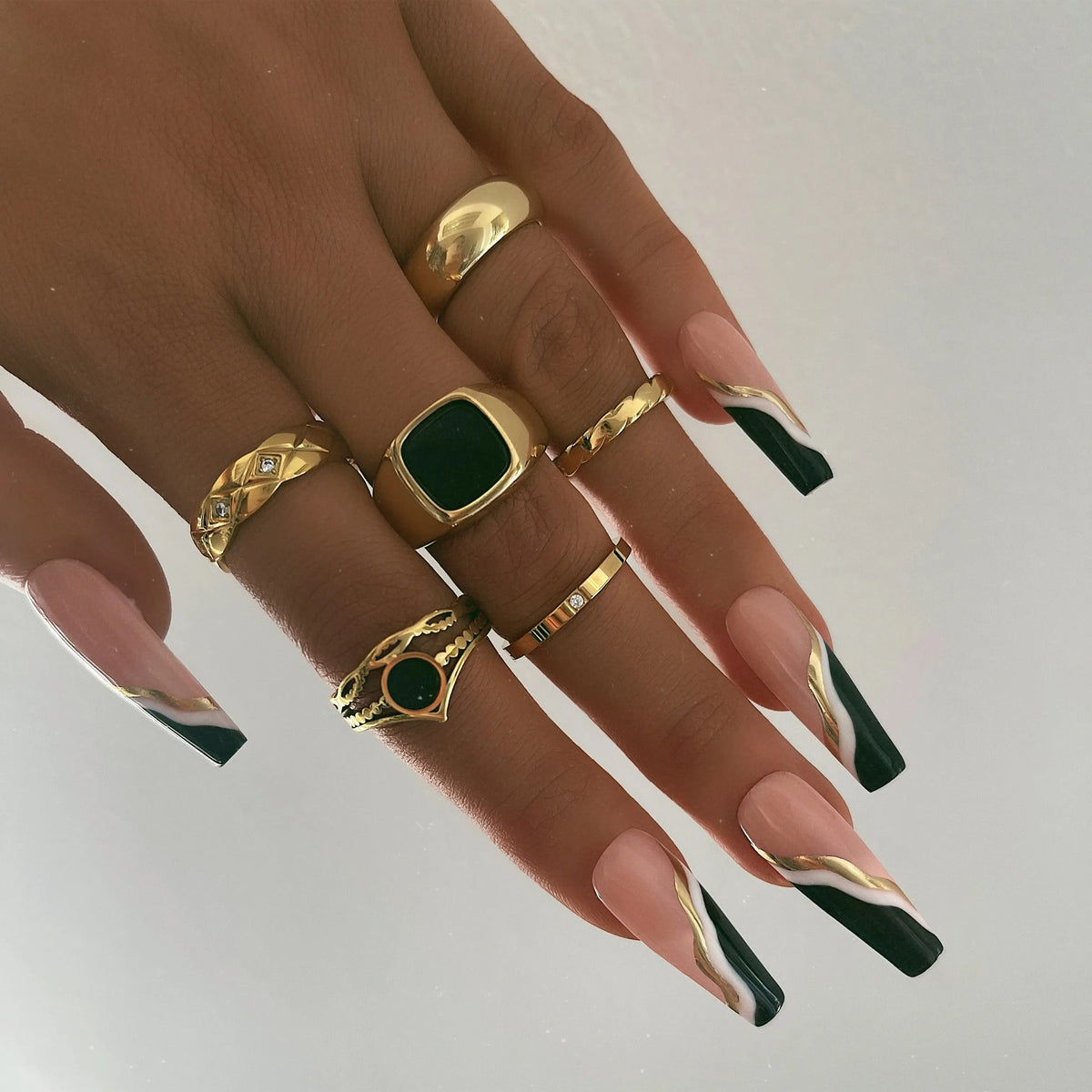 Soha Single Stone 2MM Band Ring | Waterproof 18k Gold