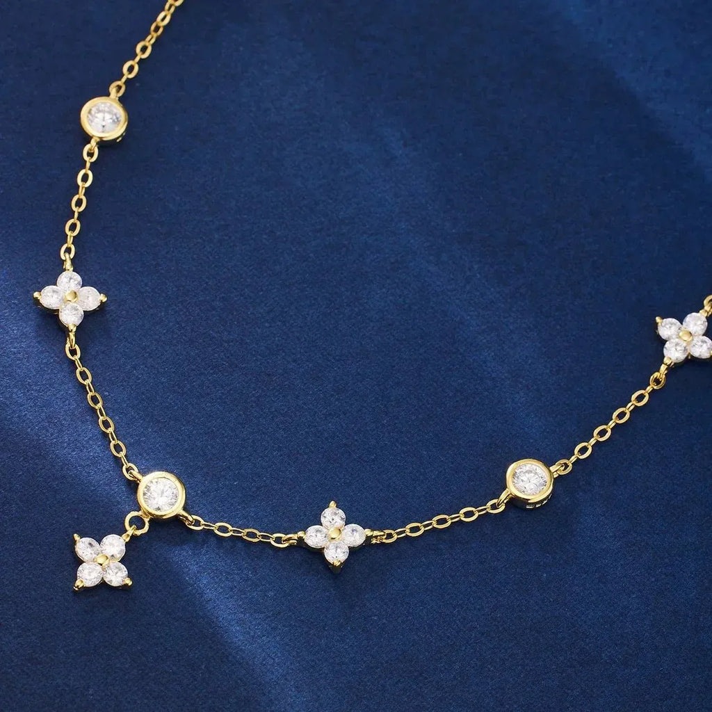 Evora Clover Charm Station Bracelet | Waterproof 18k Gold