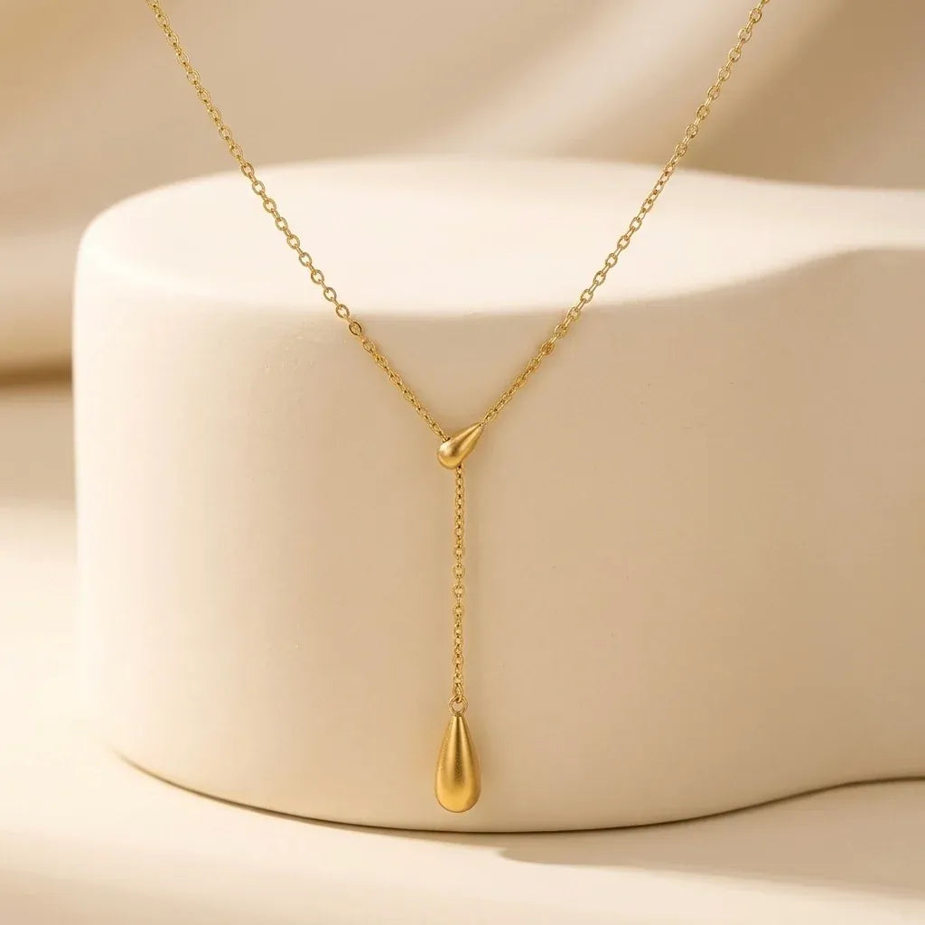 Bria Lariat Teardrop Necklace | Waterproof 18k Gold