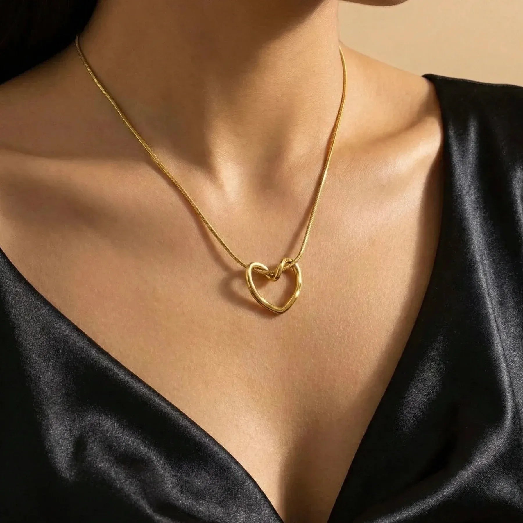 Cybele Hollow Heart Necklace | Waterproof 18k Gold