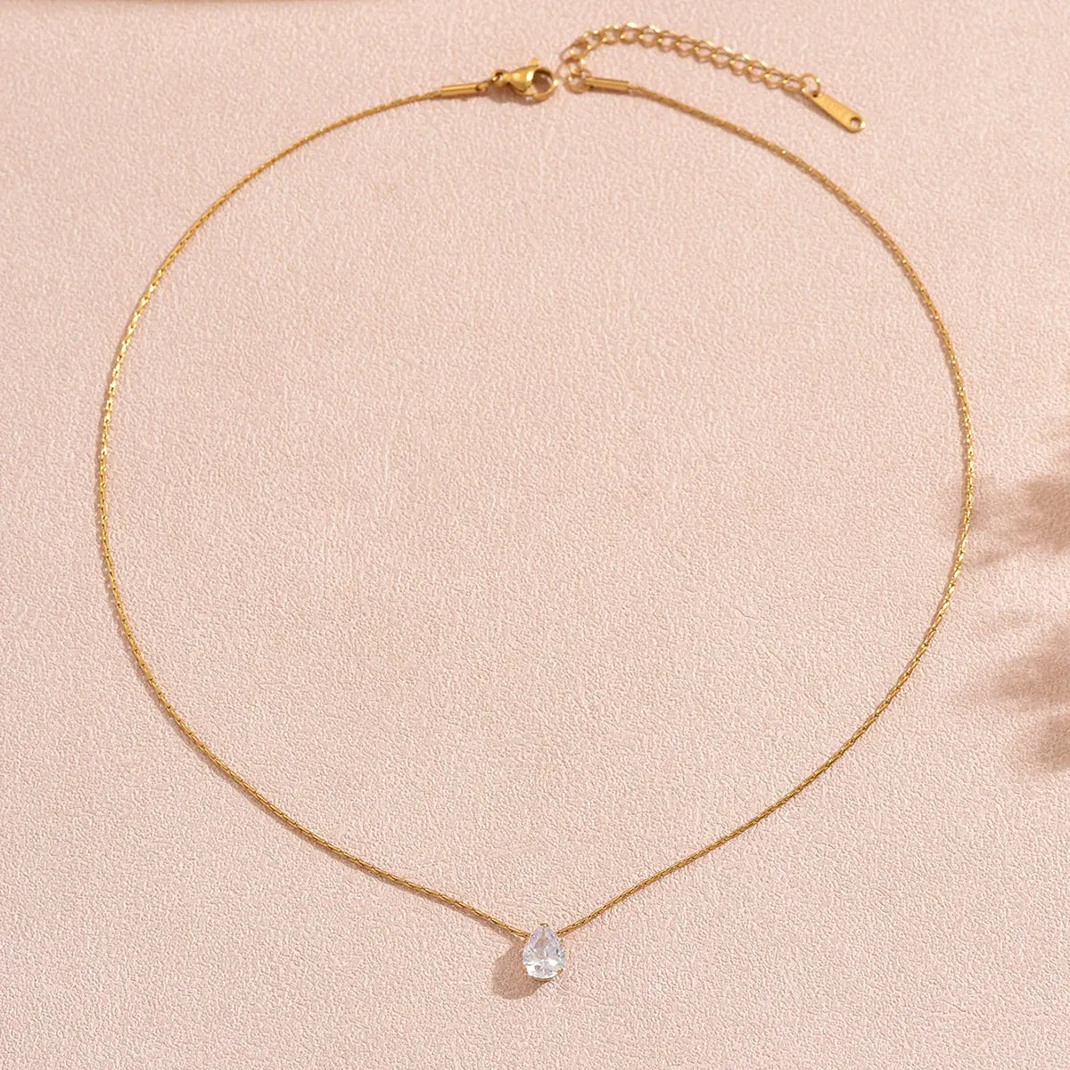 Beni Teardrp Solitaire Crystal Necklace | Waterproof 18k Gold