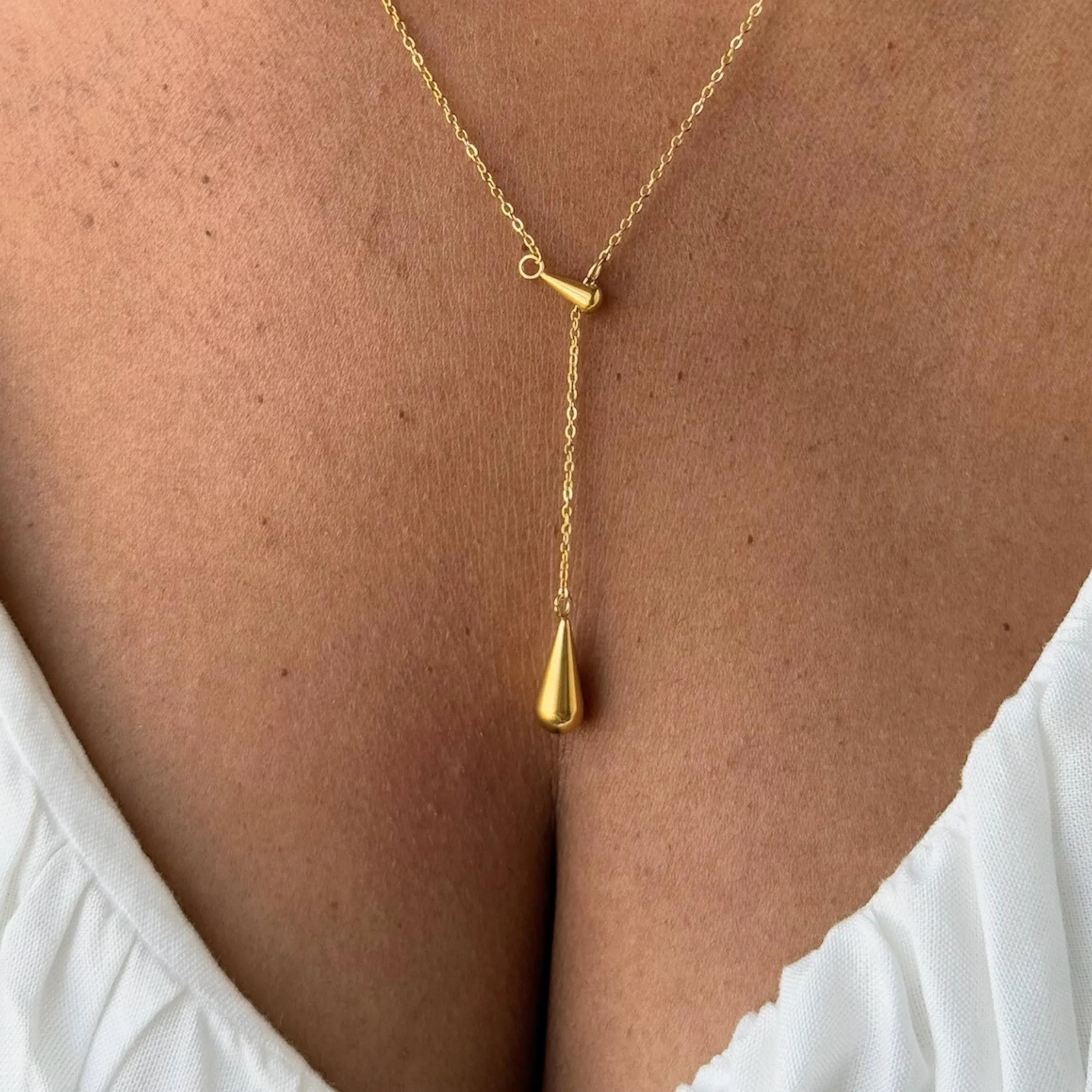 Bria Lariat Teardrop Necklace | Waterproof 18k Gold