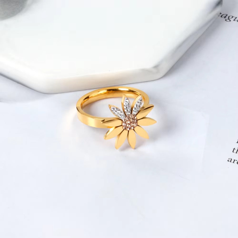 Lexi Jewelled Daisy Ring | Waterproof 18K Gold