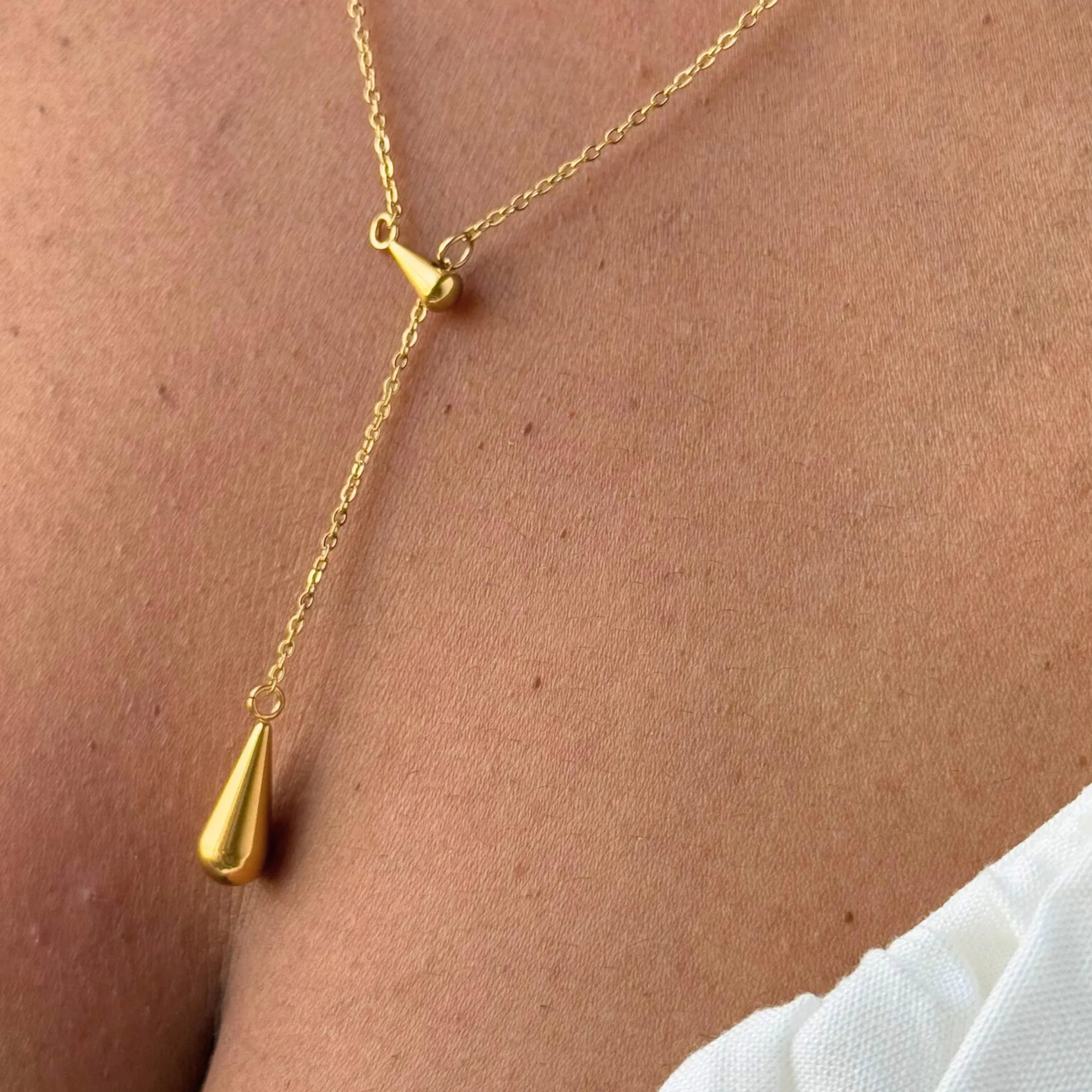 Bria Lariat Teardrop Necklace | Waterproof 18k Gold
