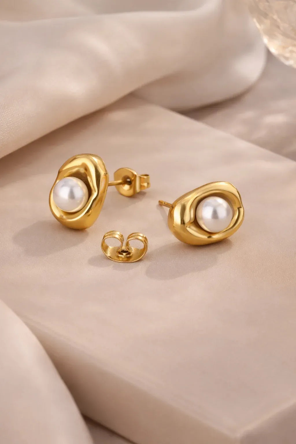 Blaire Pearl Stud Earrings | Waterproof 18k Gold