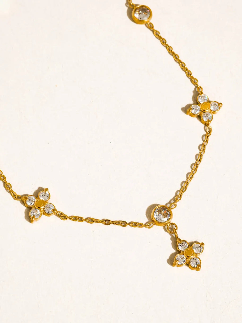 Evora Clover Charm Station Necklace | Waterproof 18k Gold