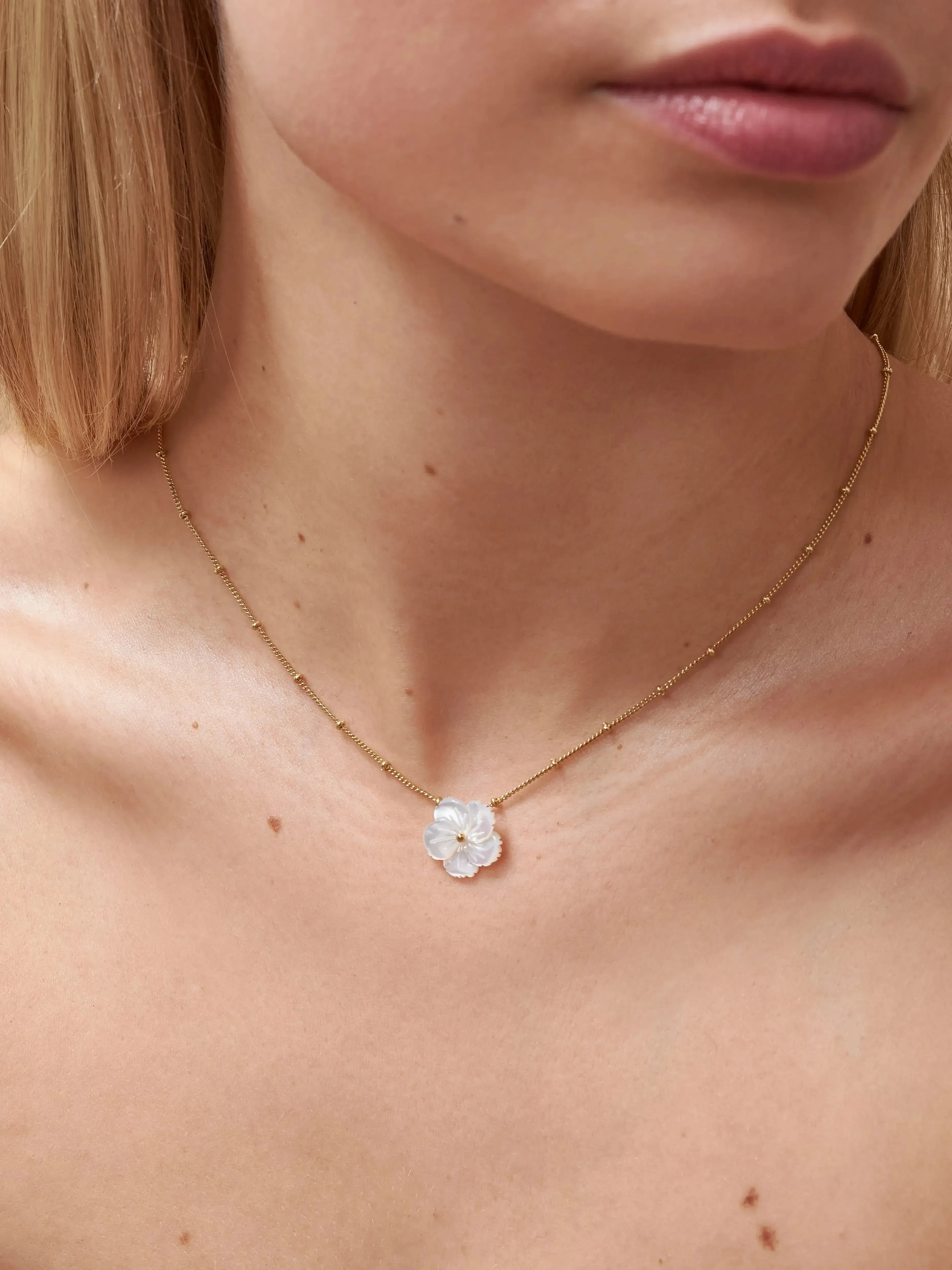 Nona Pearl Flower Necklace | Waterproof 18k Gold