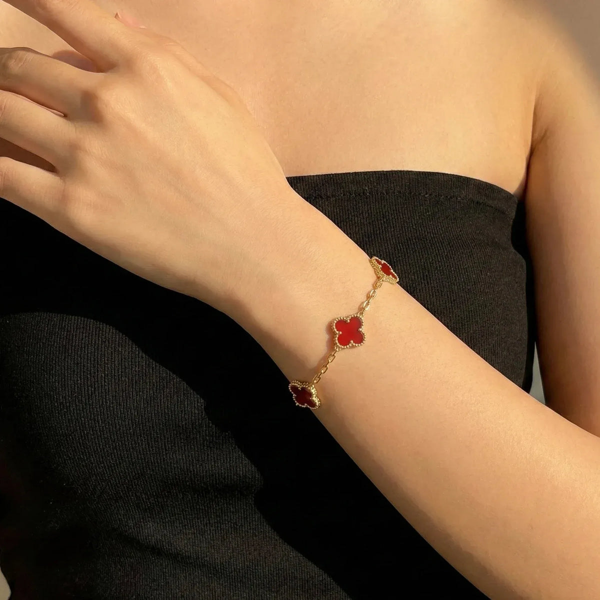 Alora Four-Leaf Red Clover Bracelet | Waterproof 18k Gold