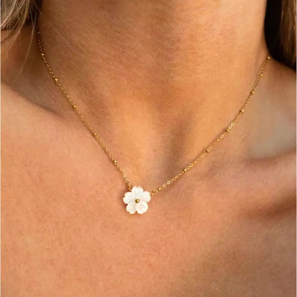 Nona Pearl Flower Necklace | Waterproof 18k Gold