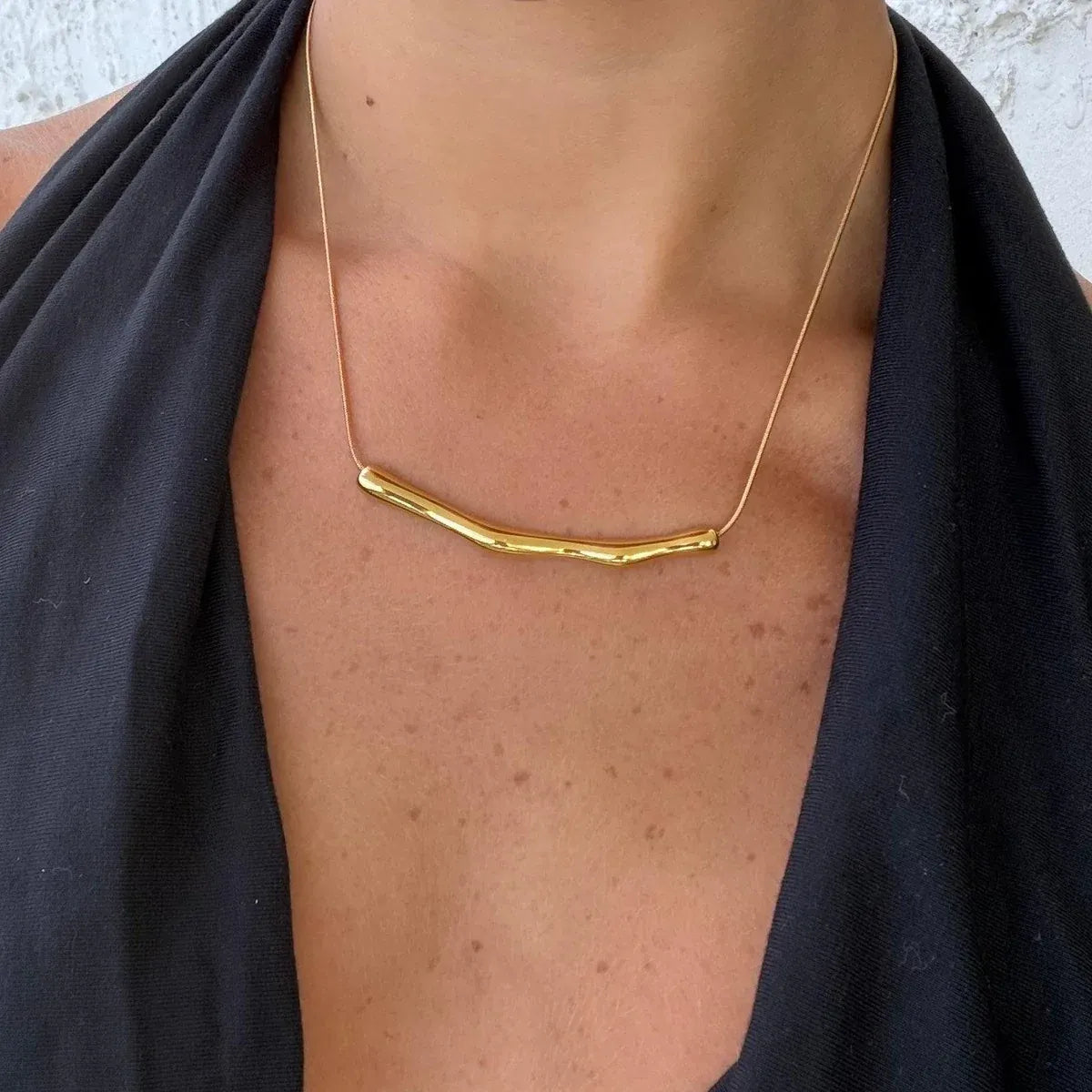 Barnaby Curved Bar Necklace | Waterproof 18k Gold