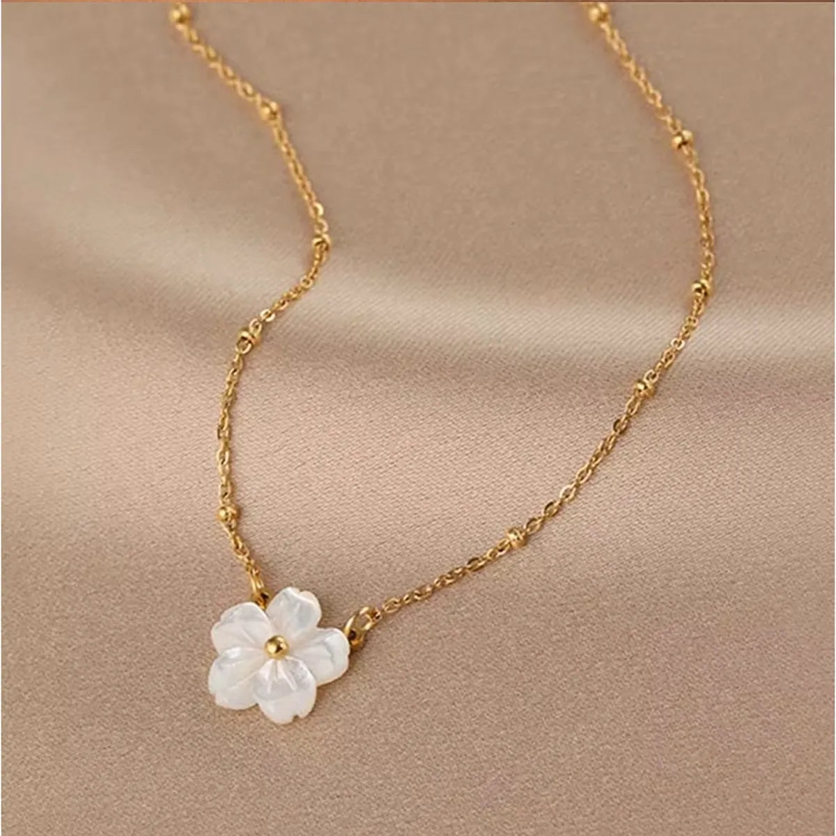 Nona Pearl Flower Necklace | Waterproof 18k Gold