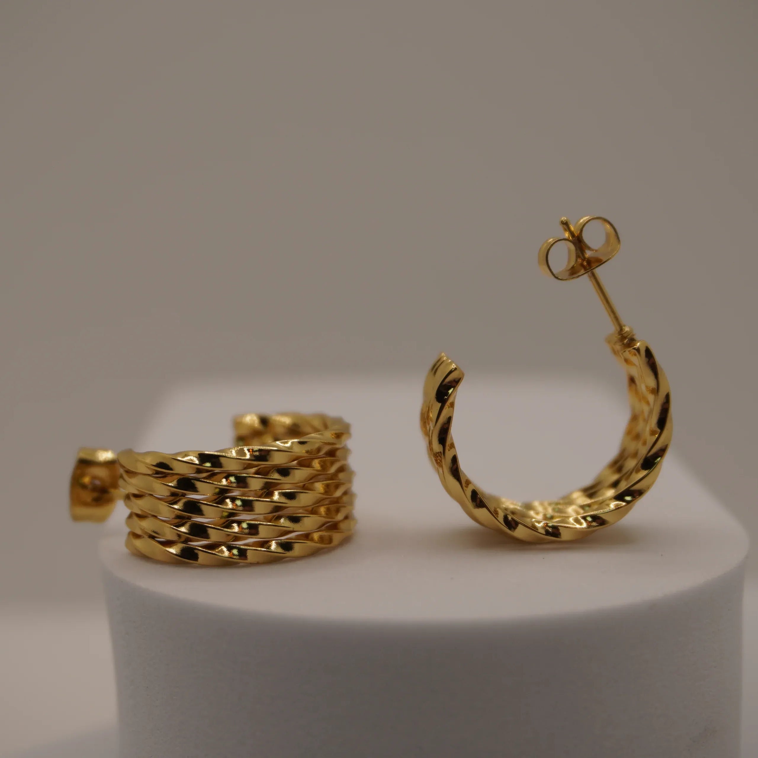 Brielle Textured Hoop Earrings | Waterproof 18k Gold