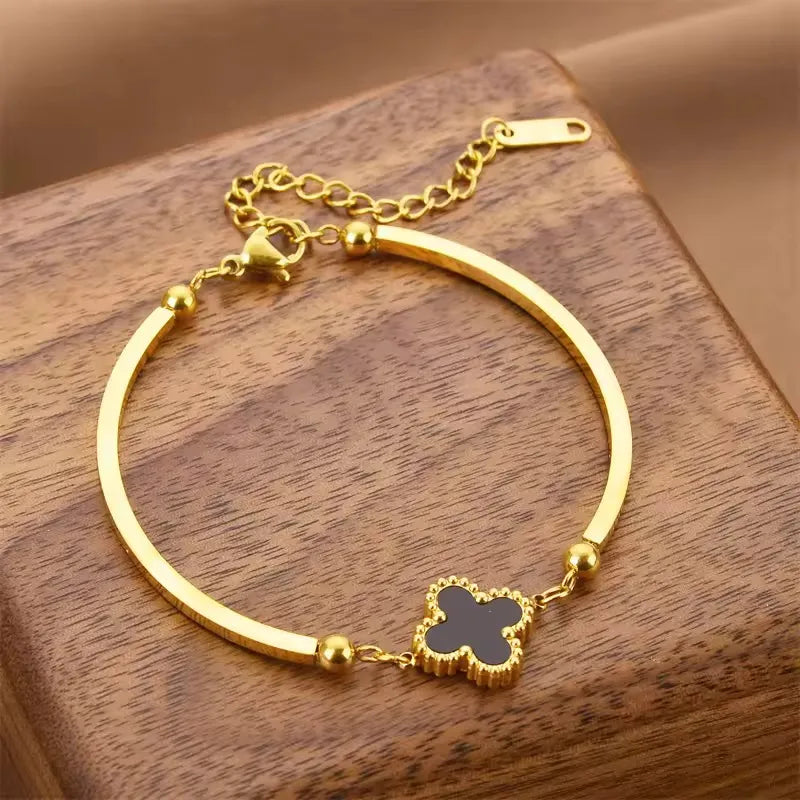 Dakota Black Four-Leaf Clover Bracelet | Waterproof 18k Gold