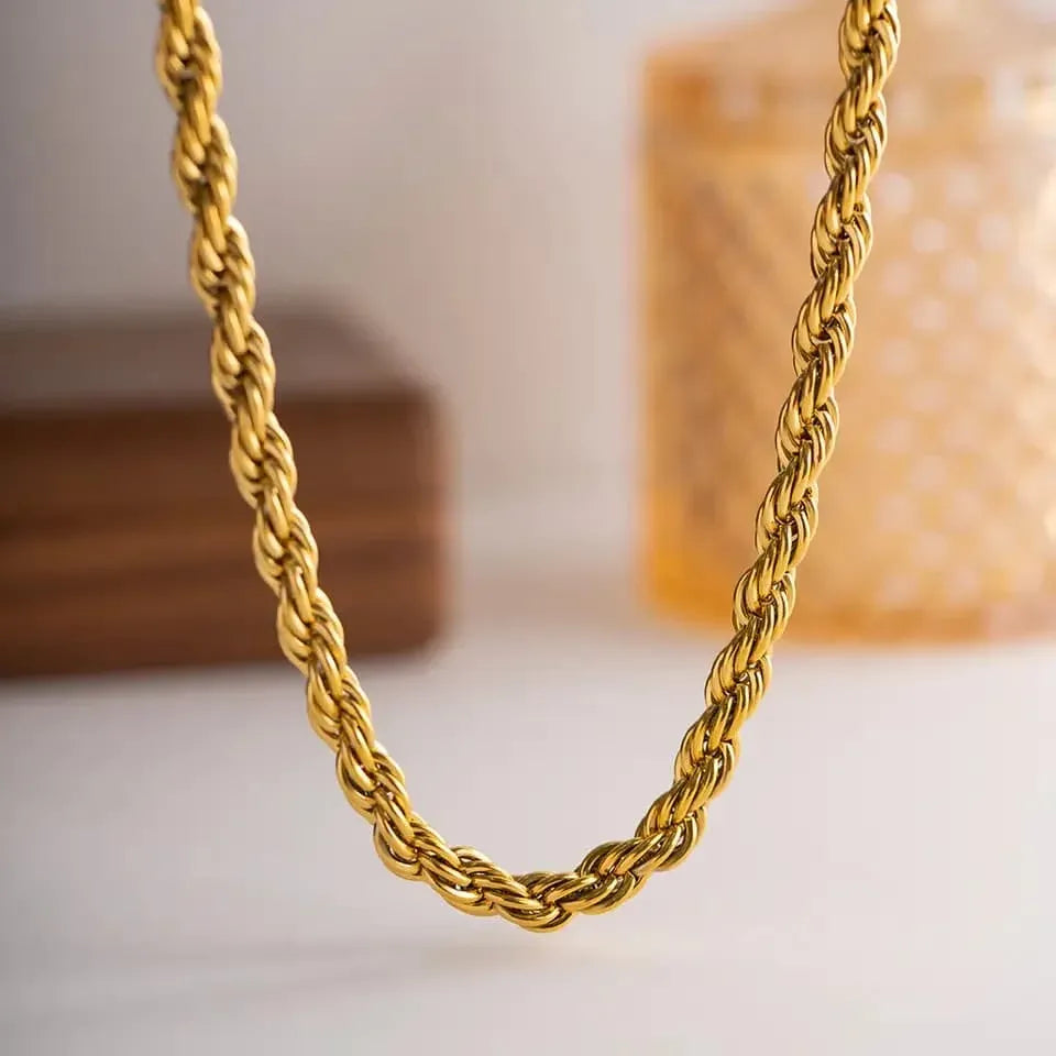 Bellae Twsited Rope Chain Necklace | Waterproof 18k Gold