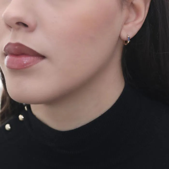 Amara Baguette Blue Sapphire Huggie Earrings | Waterproof 18k Gold