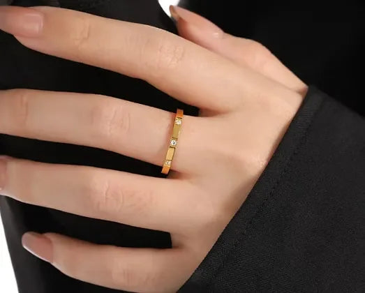 Mahi 3 Stone 2MM Band Ring | Waterproof 18k Gold