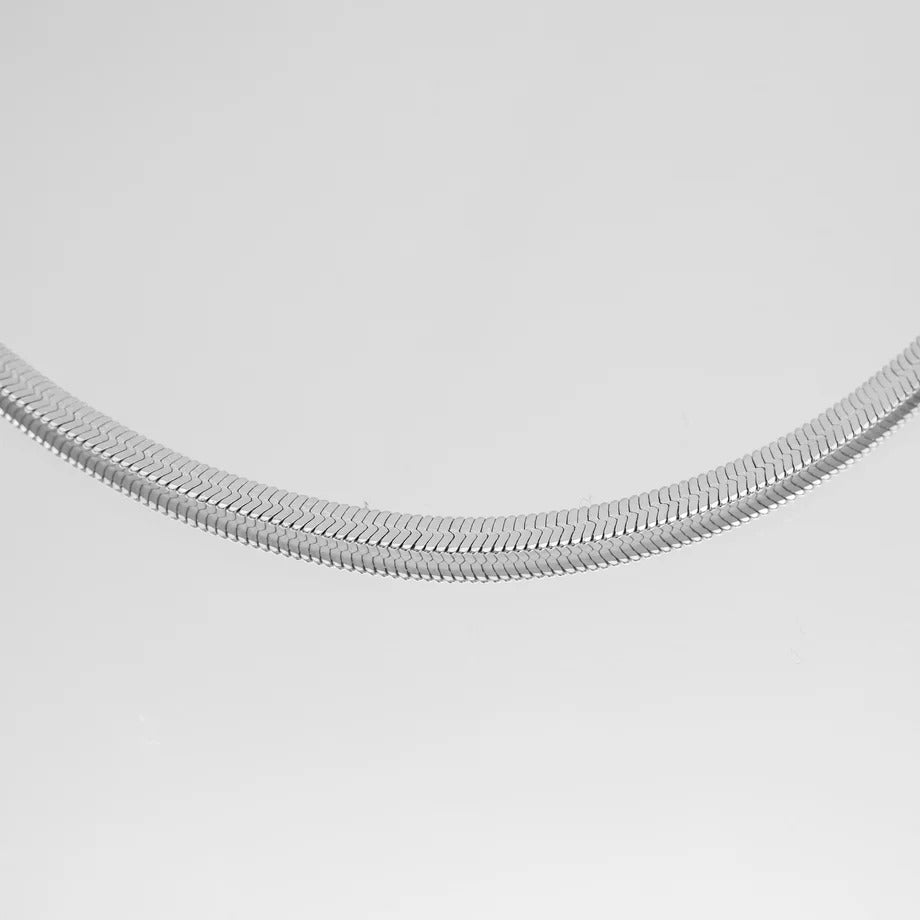 Saoirse 6mm wide Herringbone Chain Necklace 45+5cm