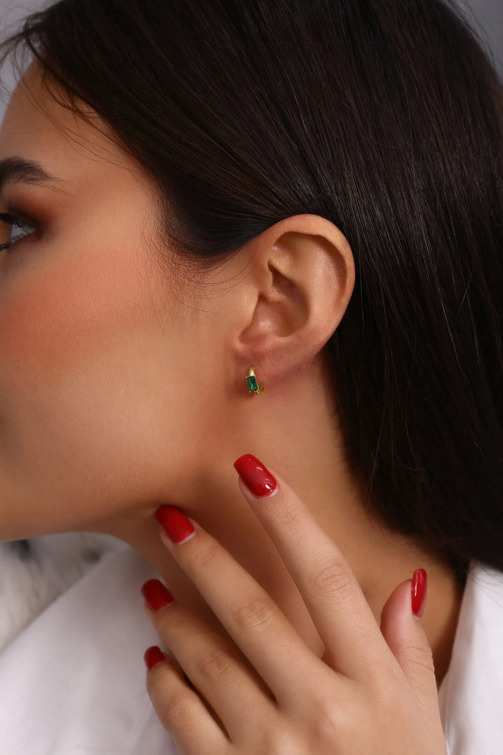 Amara Baguette Emerald Green Huggie Earrings | Waterproof 18k Gold