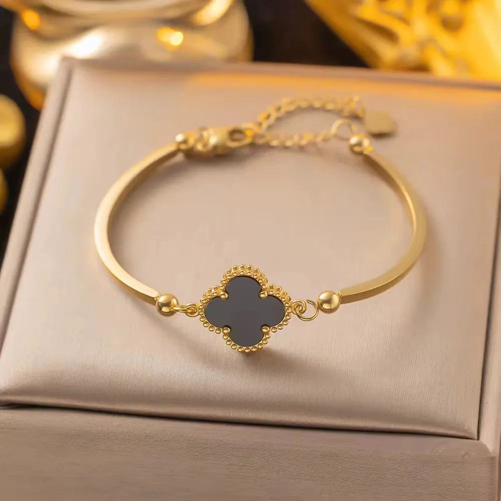 Dakota Black Four-Leaf Clover Bracelet | Waterproof 18k Gold