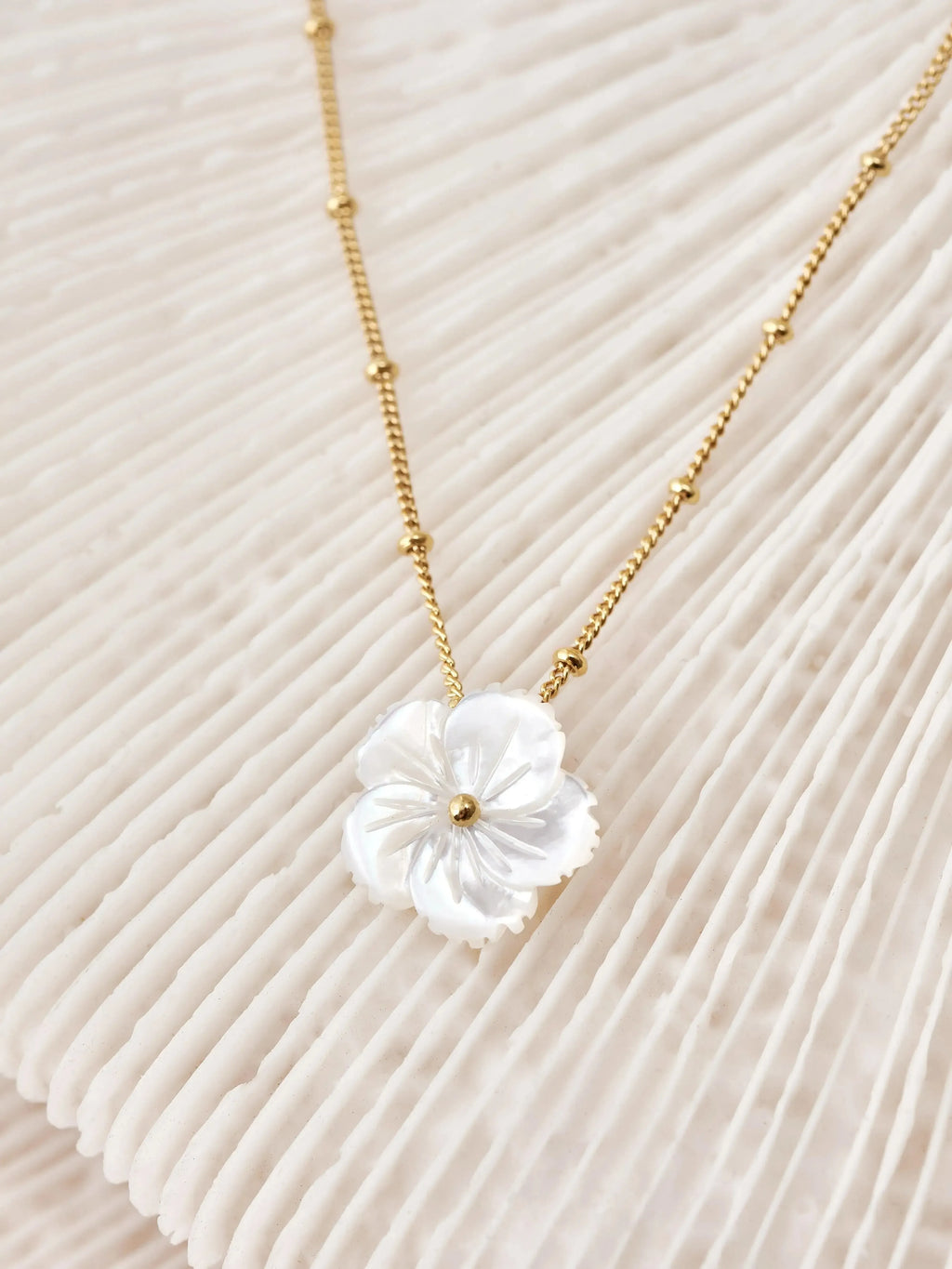 Nona Pearl Flower Necklace | Waterproof 18k Gold