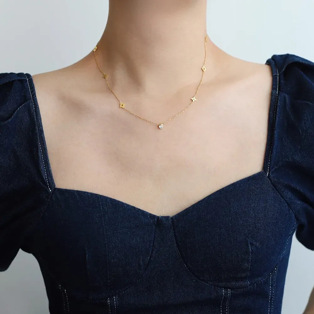 Amaris Clover & Solitaire Necklace | Waterproof 18k Gold