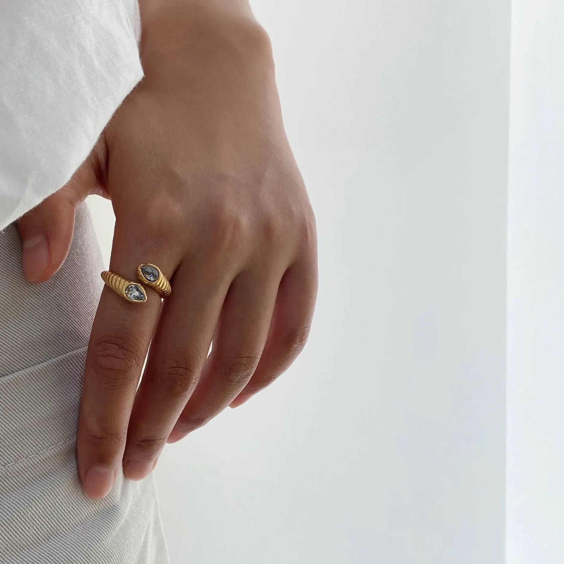 Alessia Celeste Teardrop Open Ring | Waterproof 18k Gold