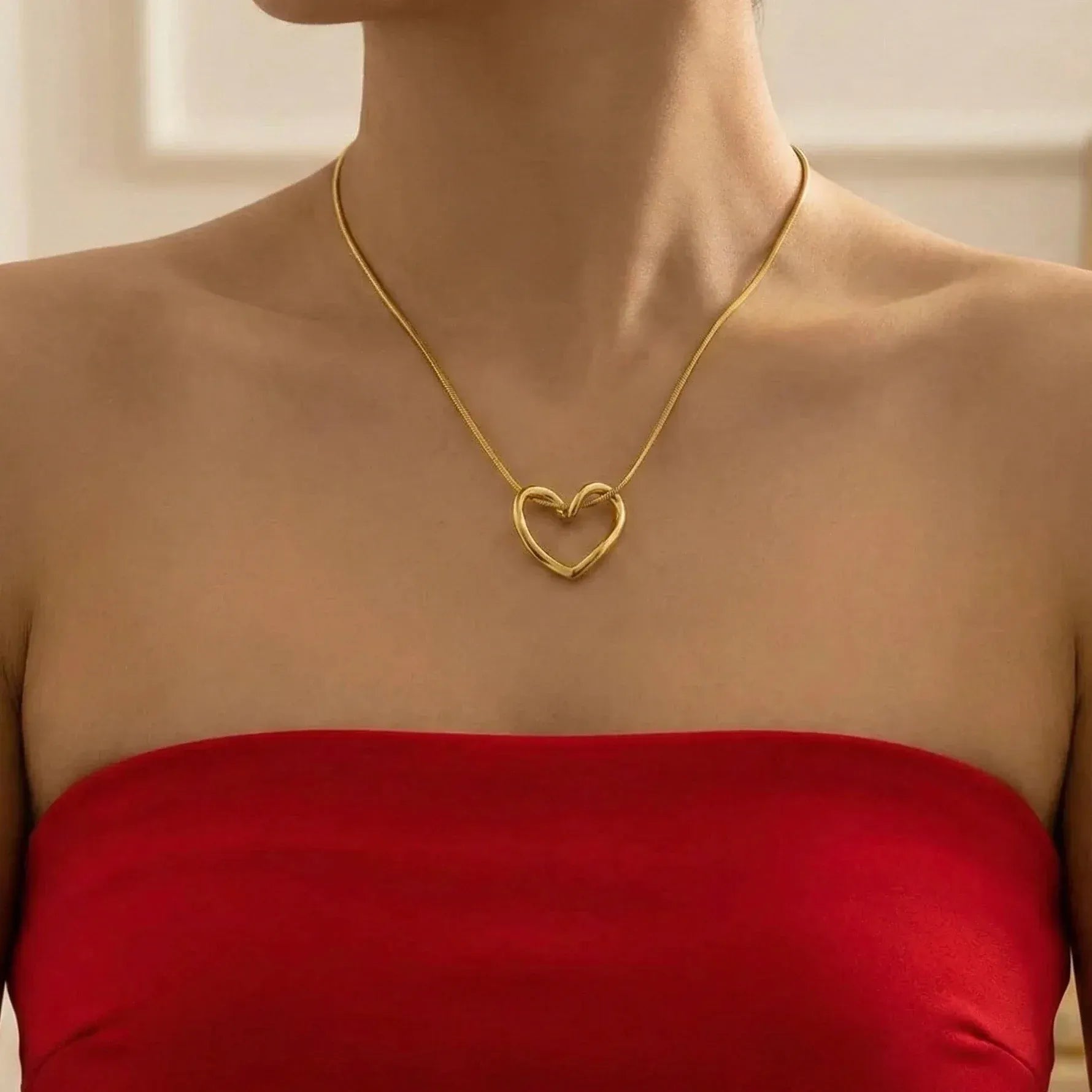 Cybele Hollow Heart Necklace | Waterproof 18k Gold