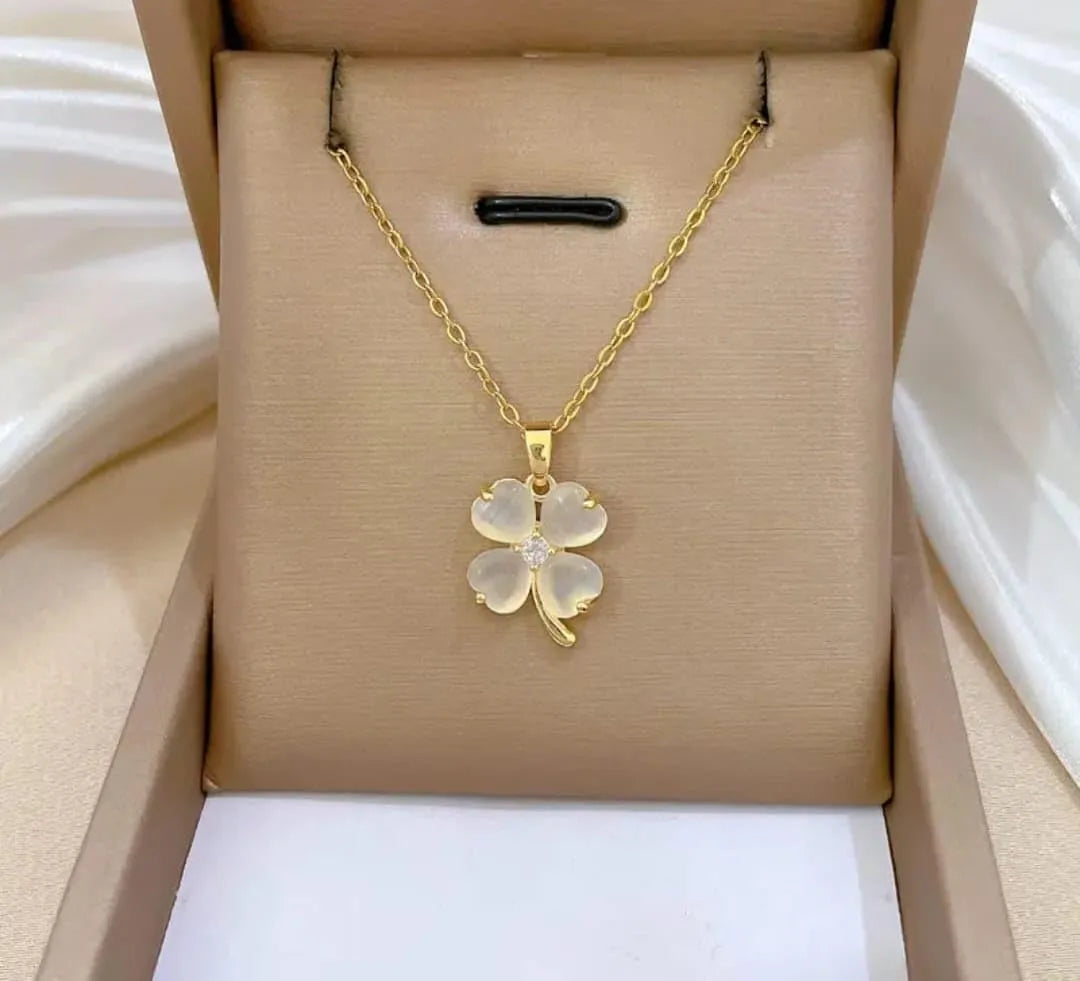 Diana Pearl Clover Necklace | Waterproof 18k Gold