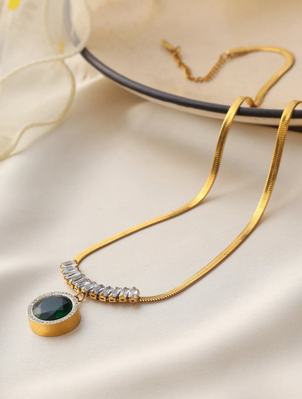 Esmira Emerald Snake Chain Necklace | Waterproof 18k Gold