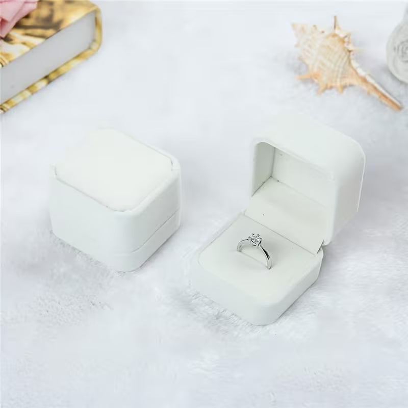 The Finishing Touch | White Velvet Jewelry Box